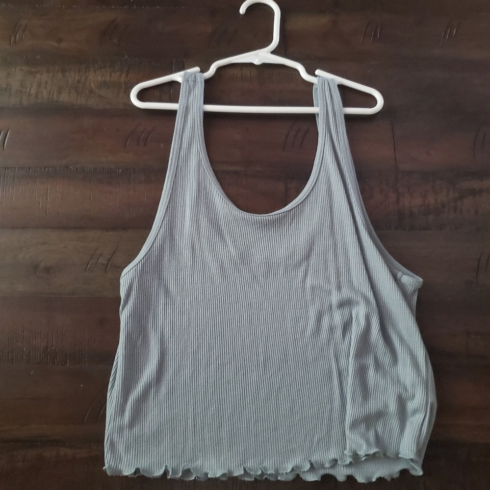 Offline by aerie lettuce trimmed crop top size medium